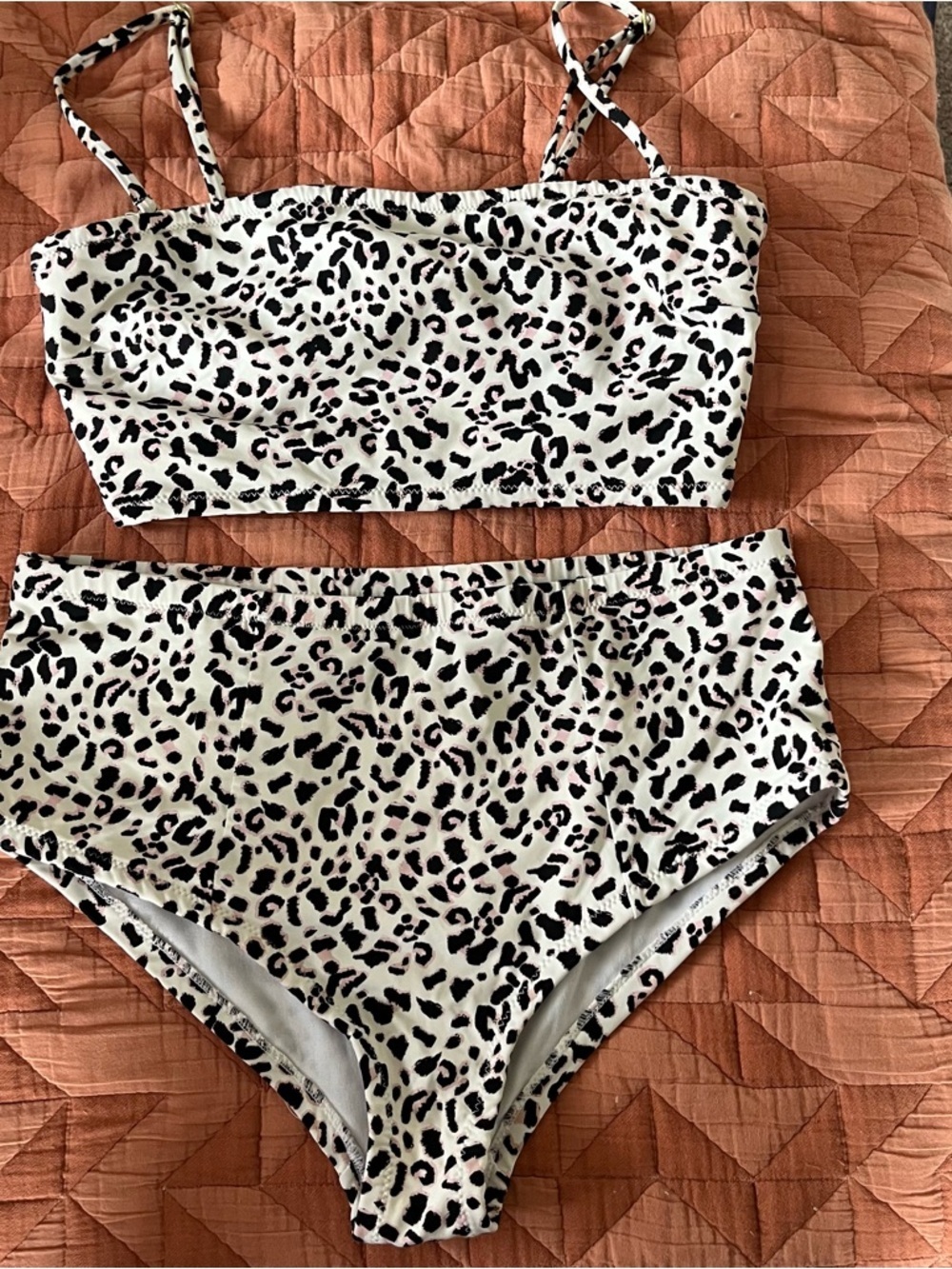 Rhythm Women's Medium Top/Large Bottom Swim Set